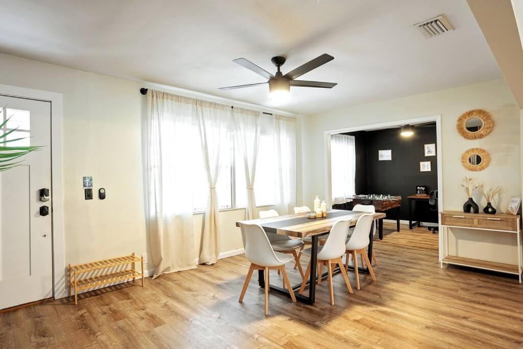 Cozy Lakefront Home W/ Pool -7 Mins From Legoland ウィンターヘイブン エクステリア 写真