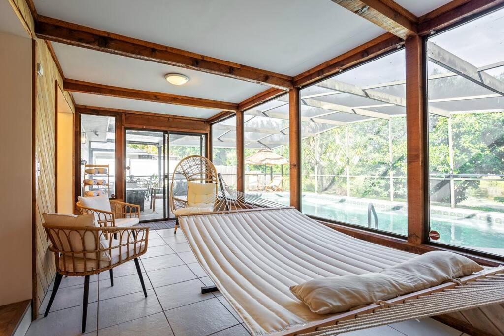 Cozy Lakefront Home W/ Pool -7 Mins From Legoland ウィンターヘイブン エクステリア 写真