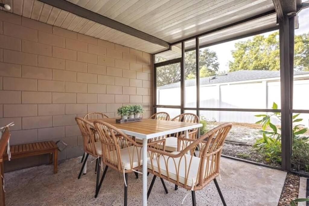 Cozy Lakefront Home W/ Pool -7 Mins From Legoland ウィンターヘイブン エクステリア 写真