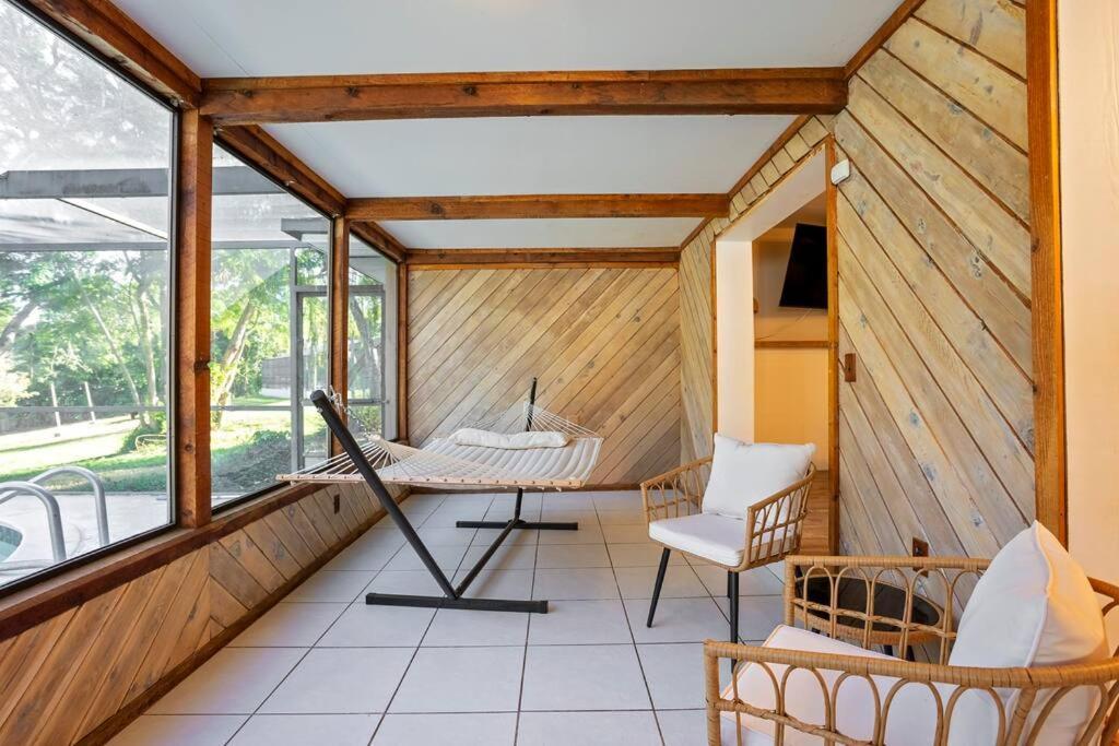 Cozy Lakefront Home W/ Pool -7 Mins From Legoland ウィンターヘイブン エクステリア 写真
