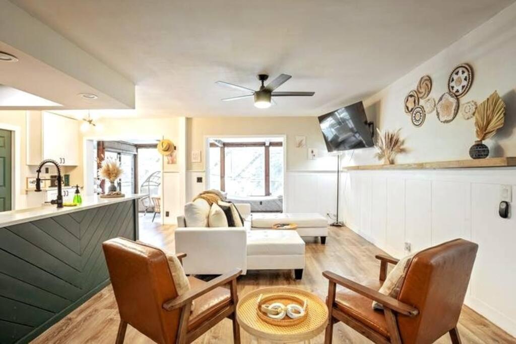 Cozy Lakefront Home W/ Pool -7 Mins From Legoland ウィンターヘイブン エクステリア 写真